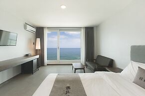 EL Hotel
