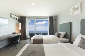 EL Hotel