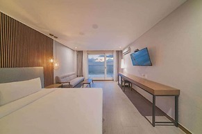 EL Hotel
