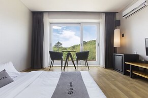 EL Hotel