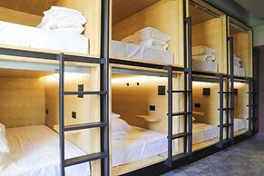 The Capsule Hotel - Hostel