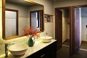 The Capsule Hotel - Hostel