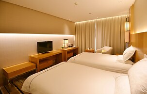 Qingdao Wushengguan Holiday Hotel