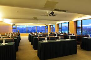 Qingdao Wushengguan Holiday Hotel