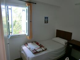 Santorini Camping Rooms