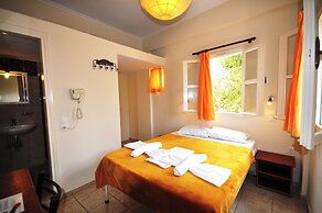 Santorini Camping Rooms