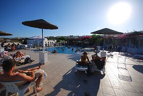 Santorini Camping Rooms