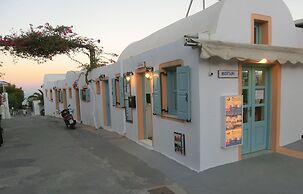 Santorini Camping Rooms