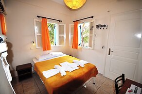 Santorini Camping Rooms