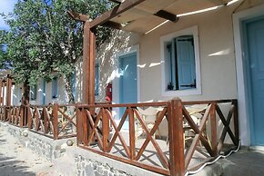 Santorini Camping Rooms