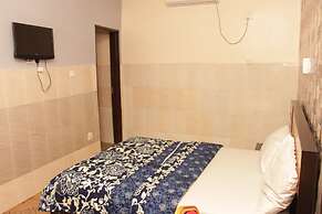 Pedallo Luxury Inn Ltd