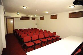 Pedallo Luxury Inn Ltd