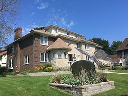 Butterfly Manor Bed & Breakfast