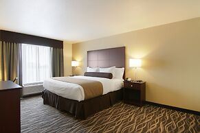 Cobblestone Inn & Suites at UW Stout Downtown Menomonie