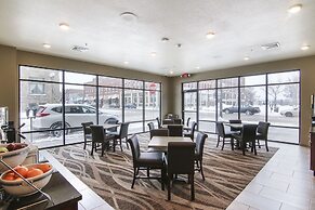 Cobblestone Inn & Suites at UW Stout Downtown Menomonie