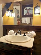 Moosehead Lodge & Cabins