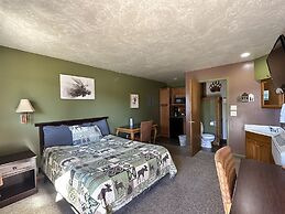 Moosehead Lodge & Cabins