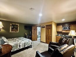 Moosehead Lodge & Cabins