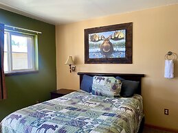 Moosehead Lodge & Cabins