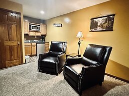 Moosehead Lodge & Cabins