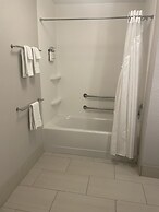 Holiday Inn Express & Suites Mishawaka - South Bend by IHG