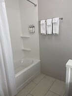 Holiday Inn Express & Suites Mishawaka - South Bend by IHG