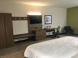 Holiday Inn Express Grand Island - Niagara Falls, an IHG Hotel