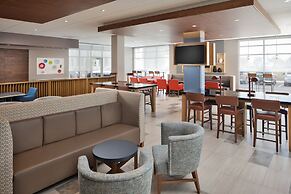 Holiday Inn Express & Suites Portland Airport - Cascade Stn, an IHG Ho