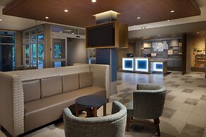 Holiday Inn Express & Suites Portland Airport - Cascade Stn, an IHG Ho