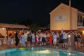 Sandy Beach Complex by Konnect - Poolside Studios and Seaside Apartmen