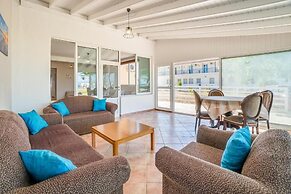 Sandy Beach Complex by Konnect - Poolside Studios and Seaside Apartmen