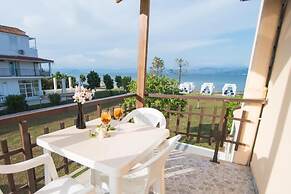 Sandy Beach Complex by Konnect - Poolside Studios and Seaside Apartmen