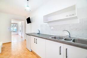 Sandy Beach Complex by Konnect - Poolside Studios and Seaside Apartmen