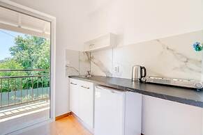 Sandy Beach Complex by Konnect - Poolside Studios and Seaside Apartmen