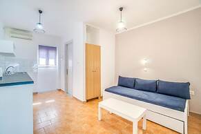 Sandy Beach Complex by Konnect - Poolside Studios and Seaside Apartmen