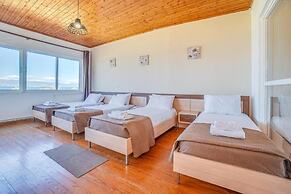 Sandy Beach Complex by Konnect - Poolside Studios and Seaside Apartmen