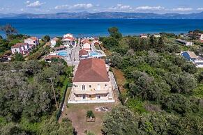 Sandy Beach Complex by Konnect - Poolside Studios and Seaside Apartmen