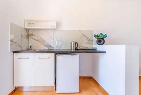 Sandy Beach Complex by Konnect - Poolside Studios and Seaside Apartmen