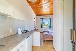 Sandy Beach Complex by Konnect - Poolside Studios and Seaside Apartmen