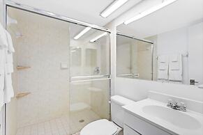 Paradise Beach Club by Happy Palm Stays