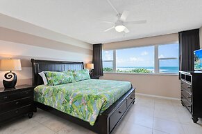 Paradise Beach Club by Happy Palm Stays