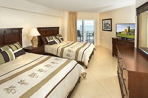 Paradise Beach Club by Happy Palm Stays