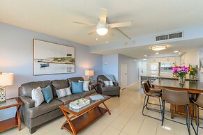 Paradise Beach Club by Happy Palm Stays