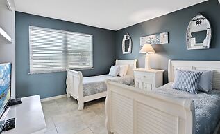 Paradise Beach Club by Happy Palm Stays