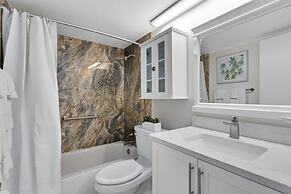 Paradise Beach Club by Happy Palm Stays