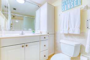 Paradise Beach Club by Happy Palm Stays