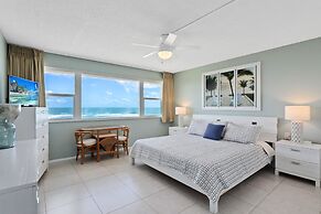 Paradise Beach Club by Happy Palm Stays