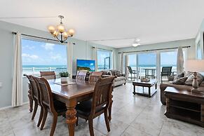 Paradise Beach Club by Happy Palm Stays