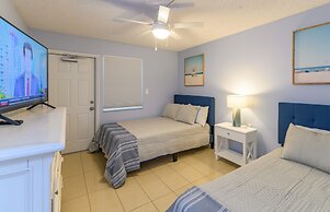 Paradise Beach Club by Happy Palm Stays