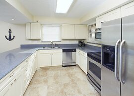 Paradise Beach Club by Happy Palm Stays